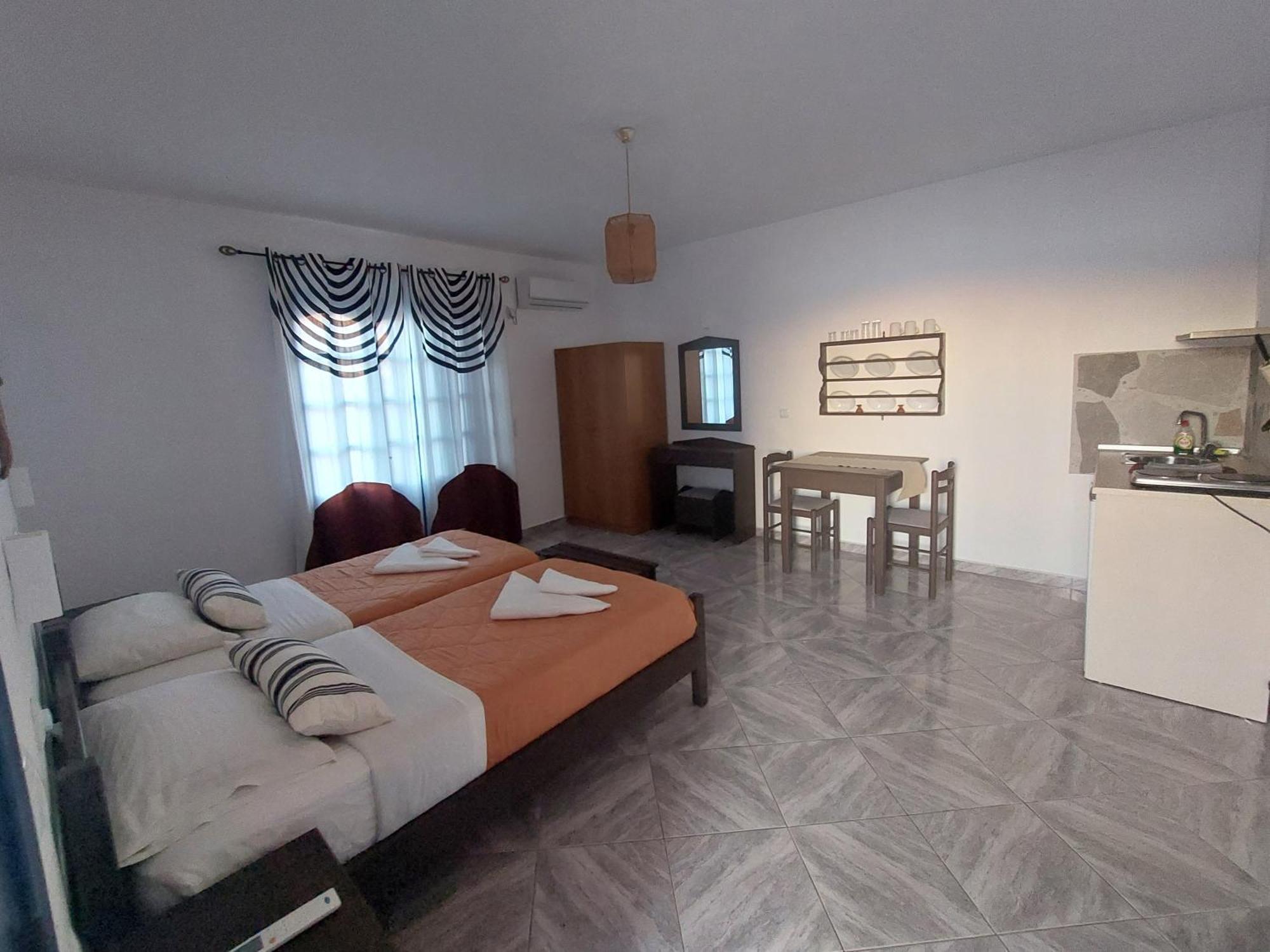 Aegean Sea Apartment Lefkos  Room photo